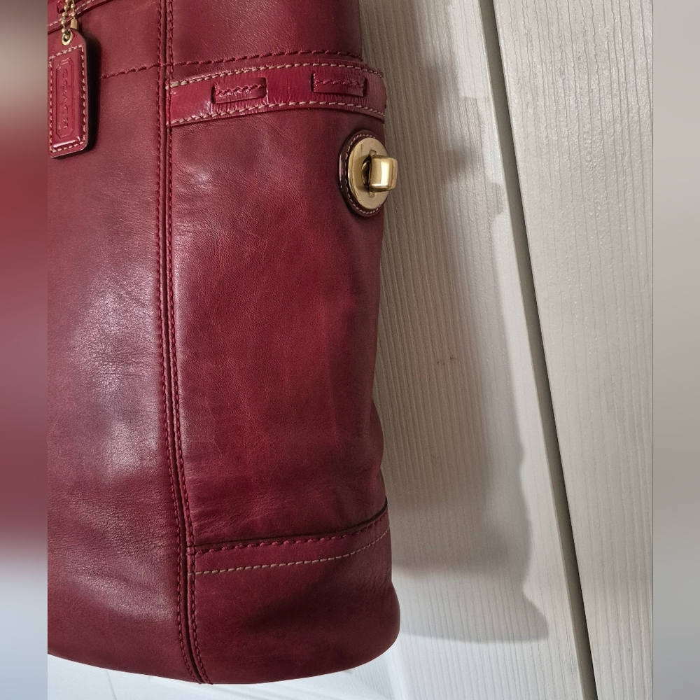Coach Burgundy Red Leather Carryall Gallery Tote With Gold Hardward 2007 - Picture 9 of 16